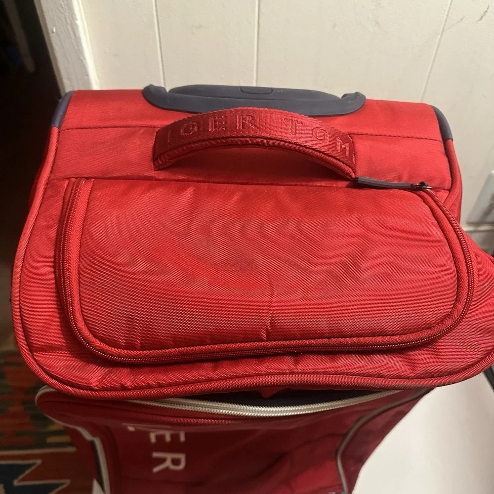 Tommy Hilfiger Rolling Swivel Suitcase 25